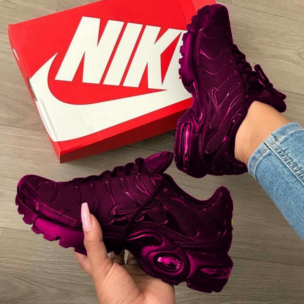 Meet your Posher, Lola